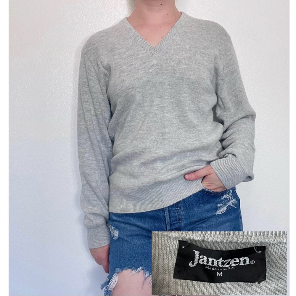 Jantzen | Vintage 90s Soft Gray V-Neck Sweater